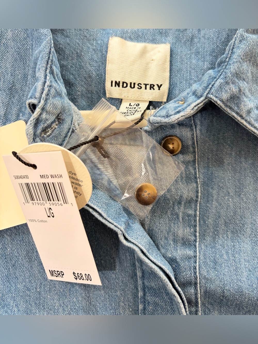 NWT SZ L INDUSTRY Light Wash Denim Button-Front Shirt Puff Sleeves light denim - Picture 3 of 7